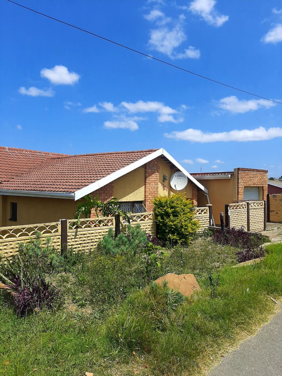 6 Bedroom Property for Sale in Mdantsane Nu 13 Eastern Cape